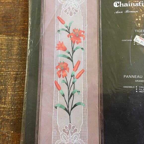 Janlynn Charmin Chainstitching Crewel Kit Tiger Lily Panel Floral Vintage NEW - Picture 2 of 4